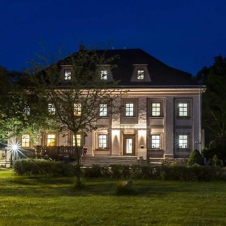Hotel Zamecek Raspenava Buitenkant foto