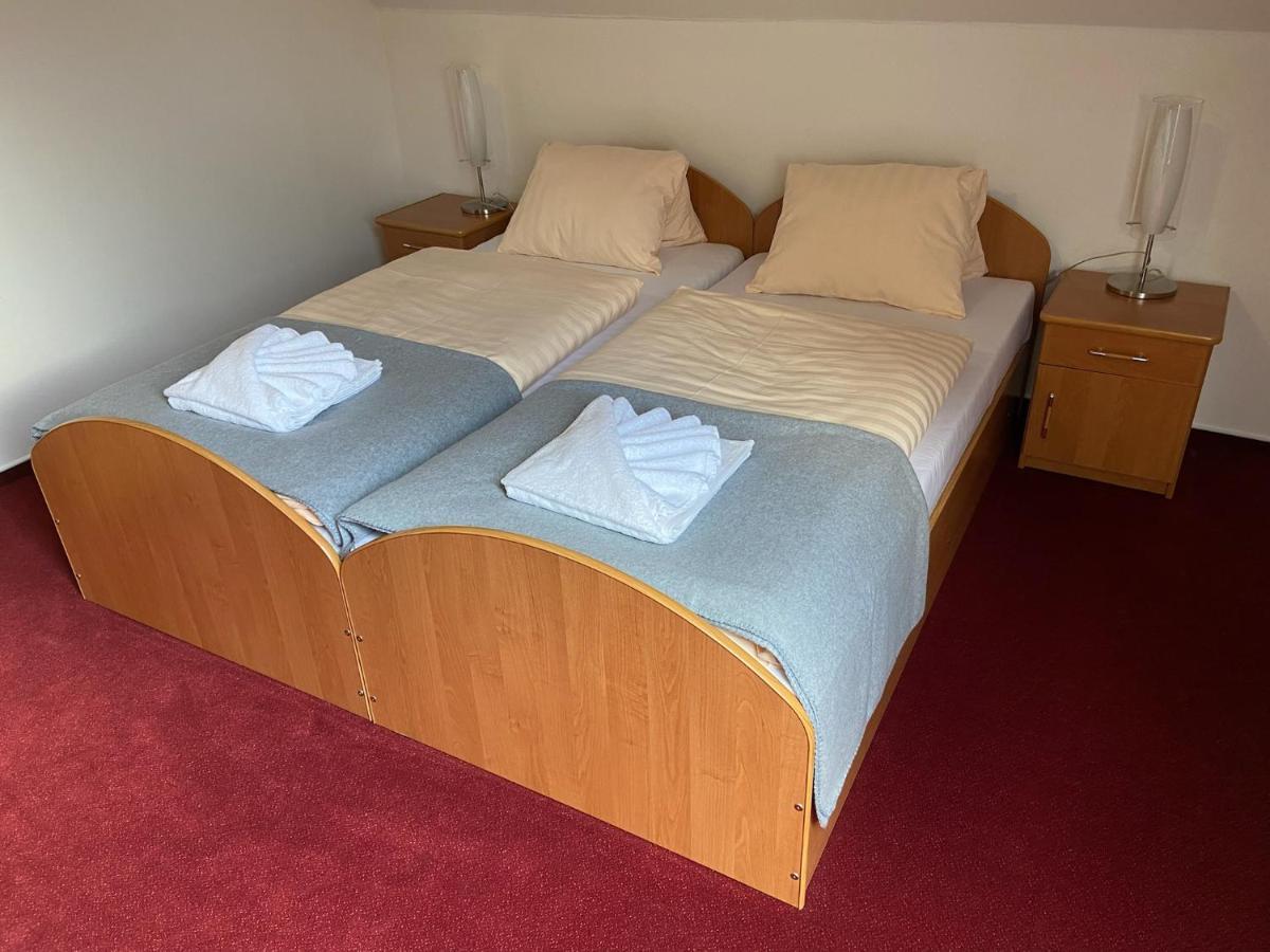 Hotel Zamecek Raspenava Buitenkant foto