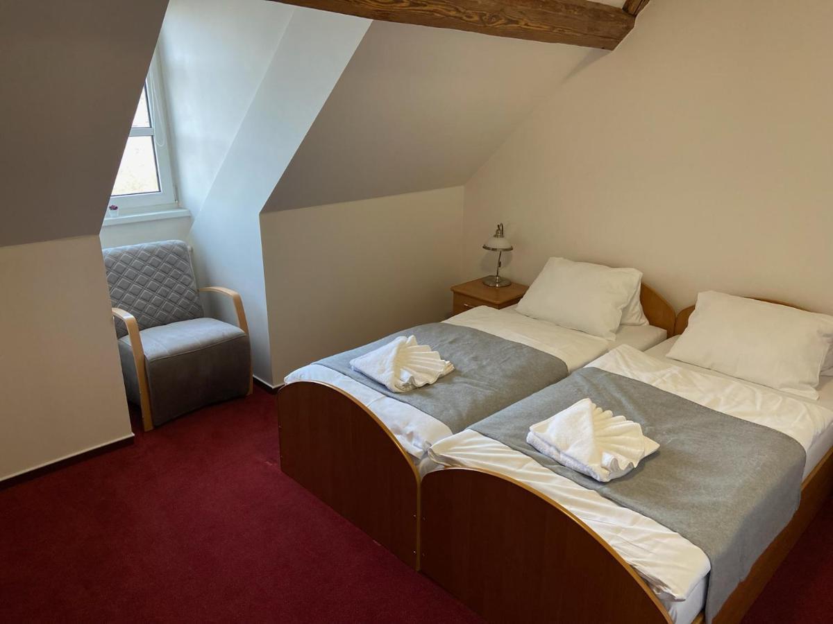 Hotel Zamecek Raspenava Buitenkant foto