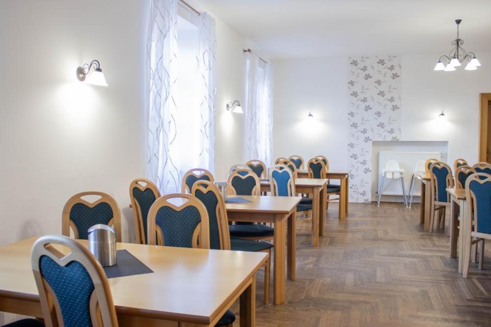 Hotel Zamecek Raspenava Buitenkant foto