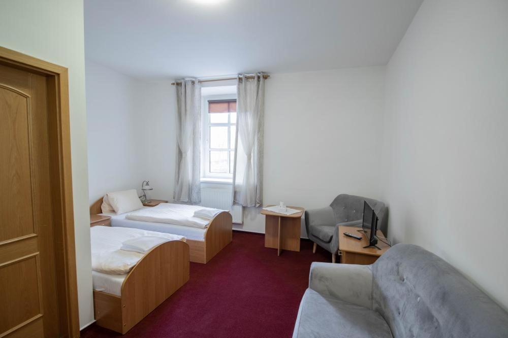 Hotel Zamecek Raspenava Buitenkant foto