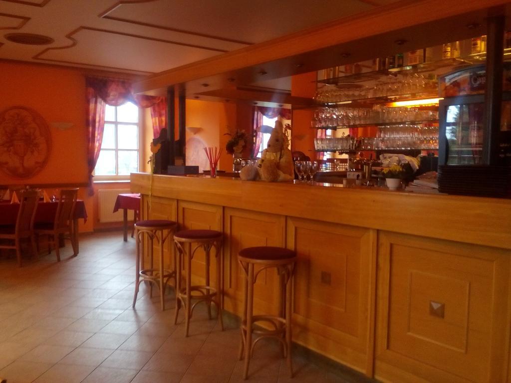 Hotel Zamecek Raspenava Buitenkant foto