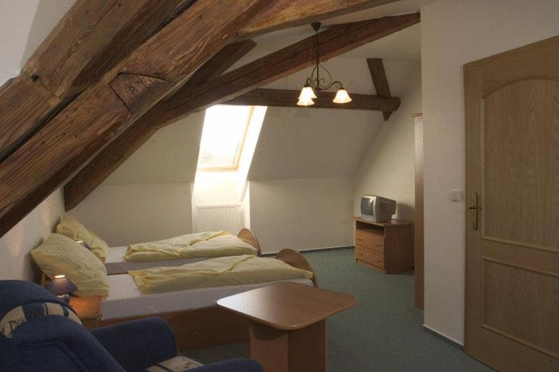Hotel Zamecek Raspenava Buitenkant foto