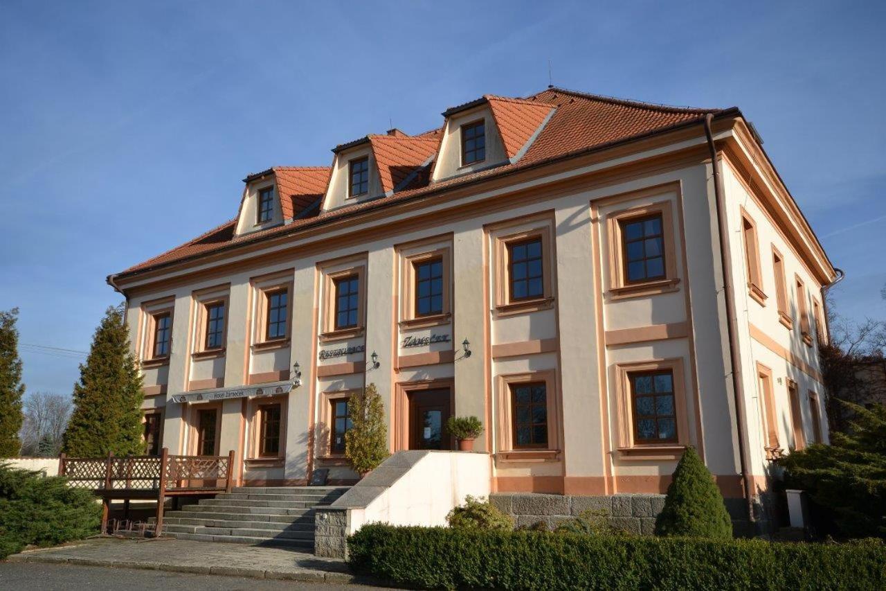 Hotel Zamecek Raspenava Buitenkant foto